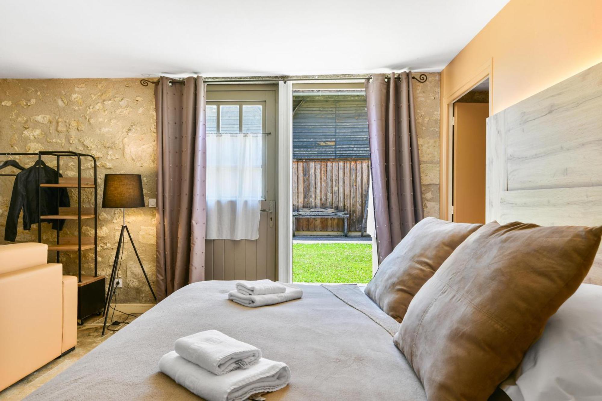Logis L'Auberge De Larressingle Exterior foto
