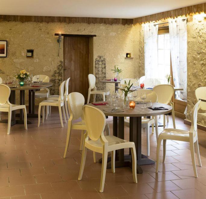 Logis L'Auberge De Larressingle Exterior foto